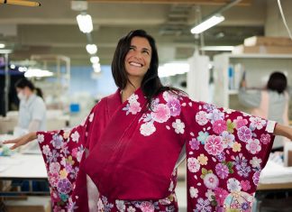 Dla wielu z nas symbolem kultury japońskiej stało się kimono. To ważna szata, z którą do dziś można się spotkać w Kraju Kwitnącej Wiśni.
