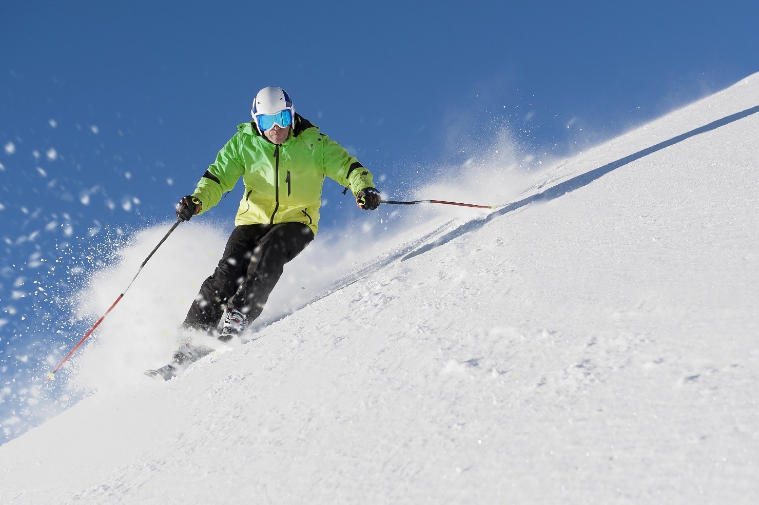 Jak dopasować kask narciarski