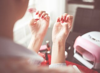 Co jest potrzebne do wykonania klasycznego manicure w domu?