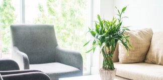 TOP 3 najmodniejszych krzeseł tapicerowanych w stylu glamour