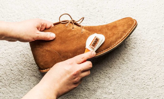 jak wyczyścić zamszowe buty
