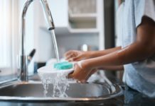 5 powodów, dla których warto używać ekologicznych płynów do naczyń