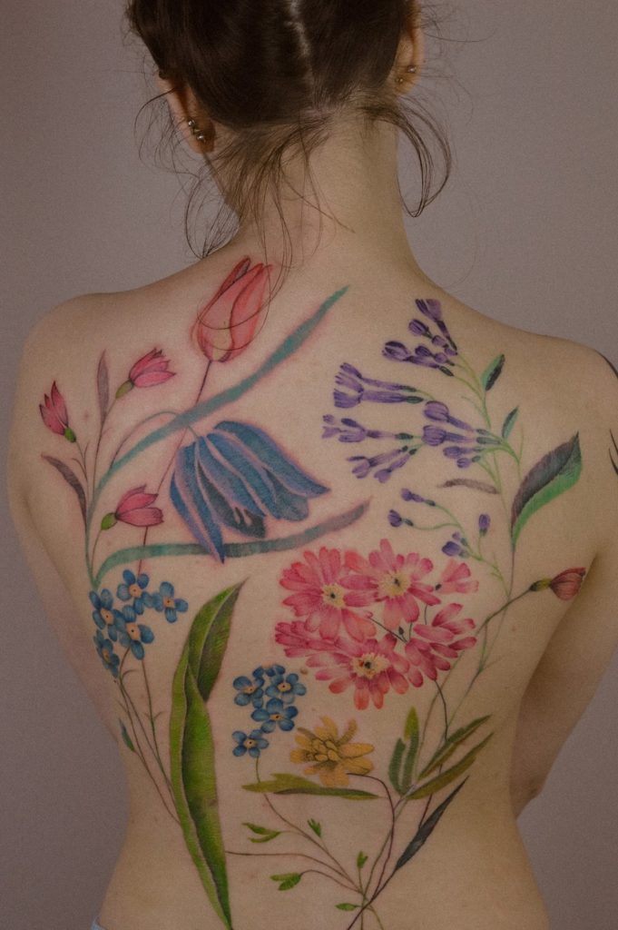 tatuaż kwiaty